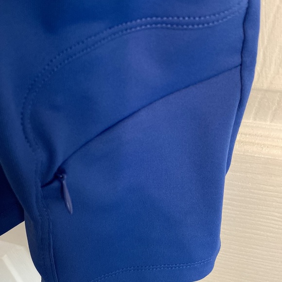 Champion ladies activewear top, blue & white, side zip pocket EUC no defects - Picture 3 of 6